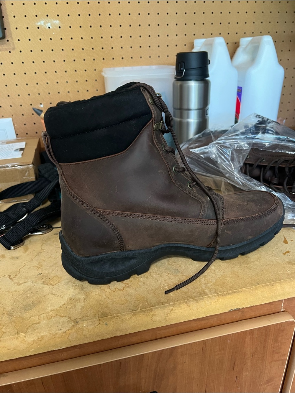Lands’ End Men’s Insulated Snow Boot (13) Never Worn.